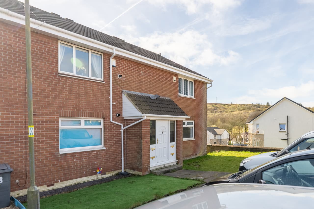 Gateside Gardens, Greenock, Greenock, PA16 7DA