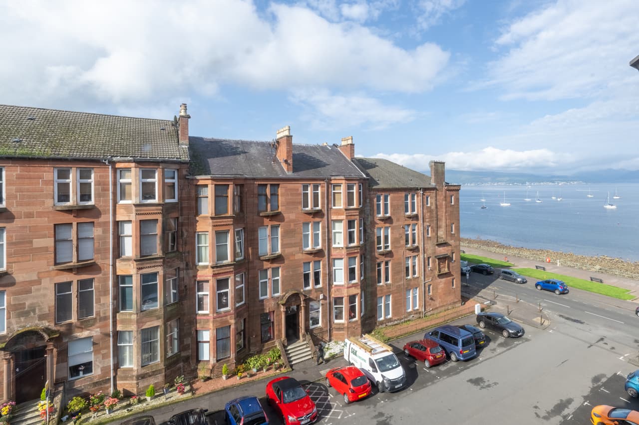 3h Ashburn Gate, Gourock, Gourock, PA19 1NR