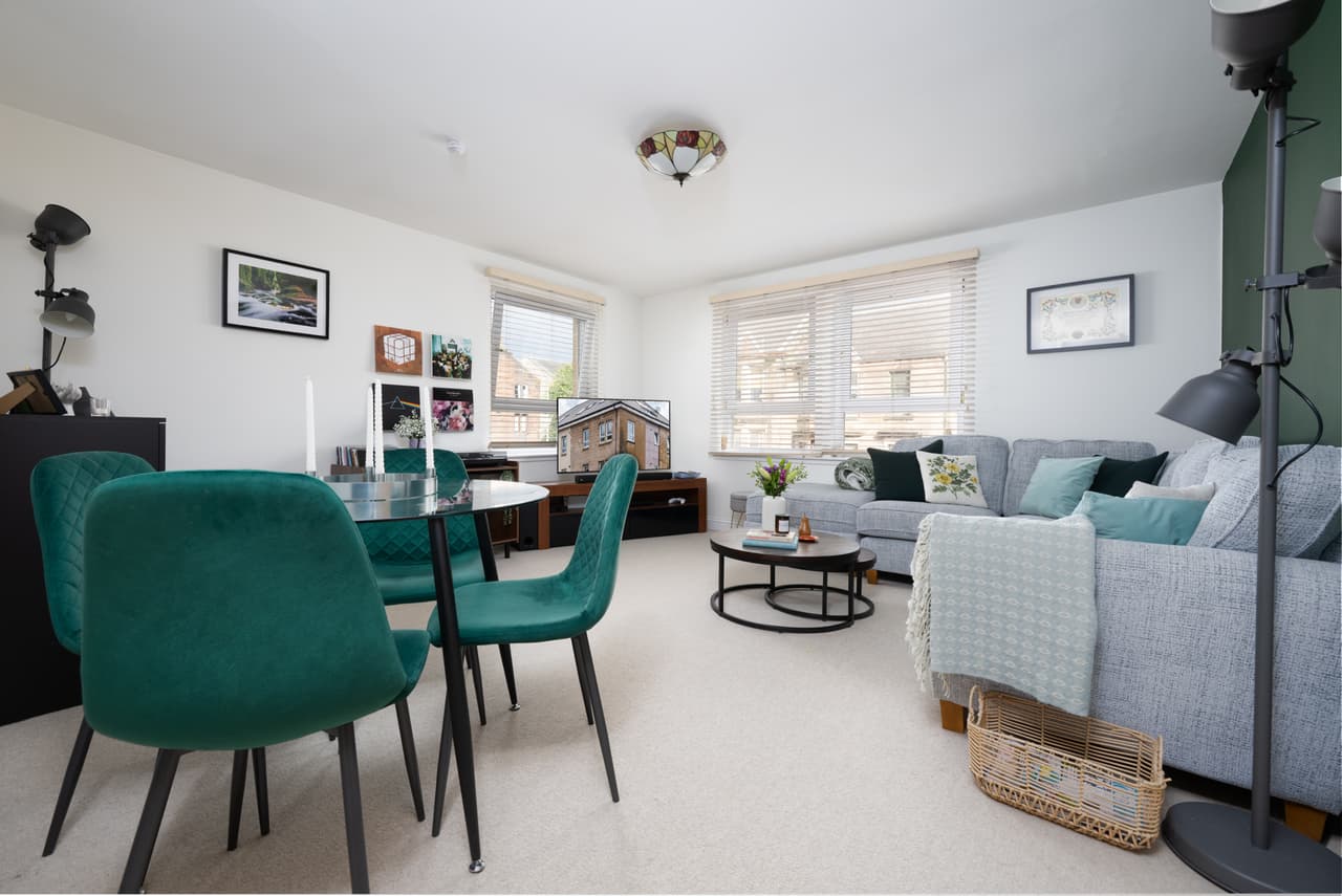 2/1, 24 Cardwell Road, Gourock, Gourock, PA19 1UH
