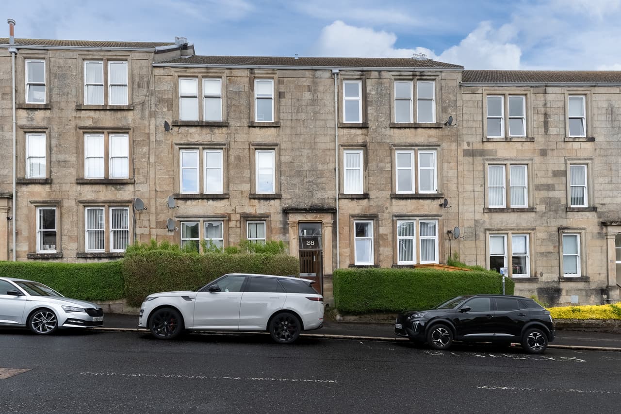 2/2, 28 Newton Street, Greenock, Greenock, PA16 8SL
