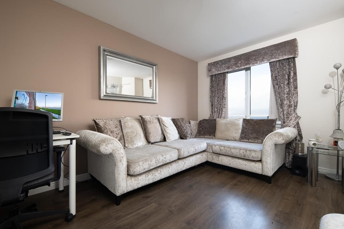 Crunes Way, Greenock, Greenock, PA15 2WL