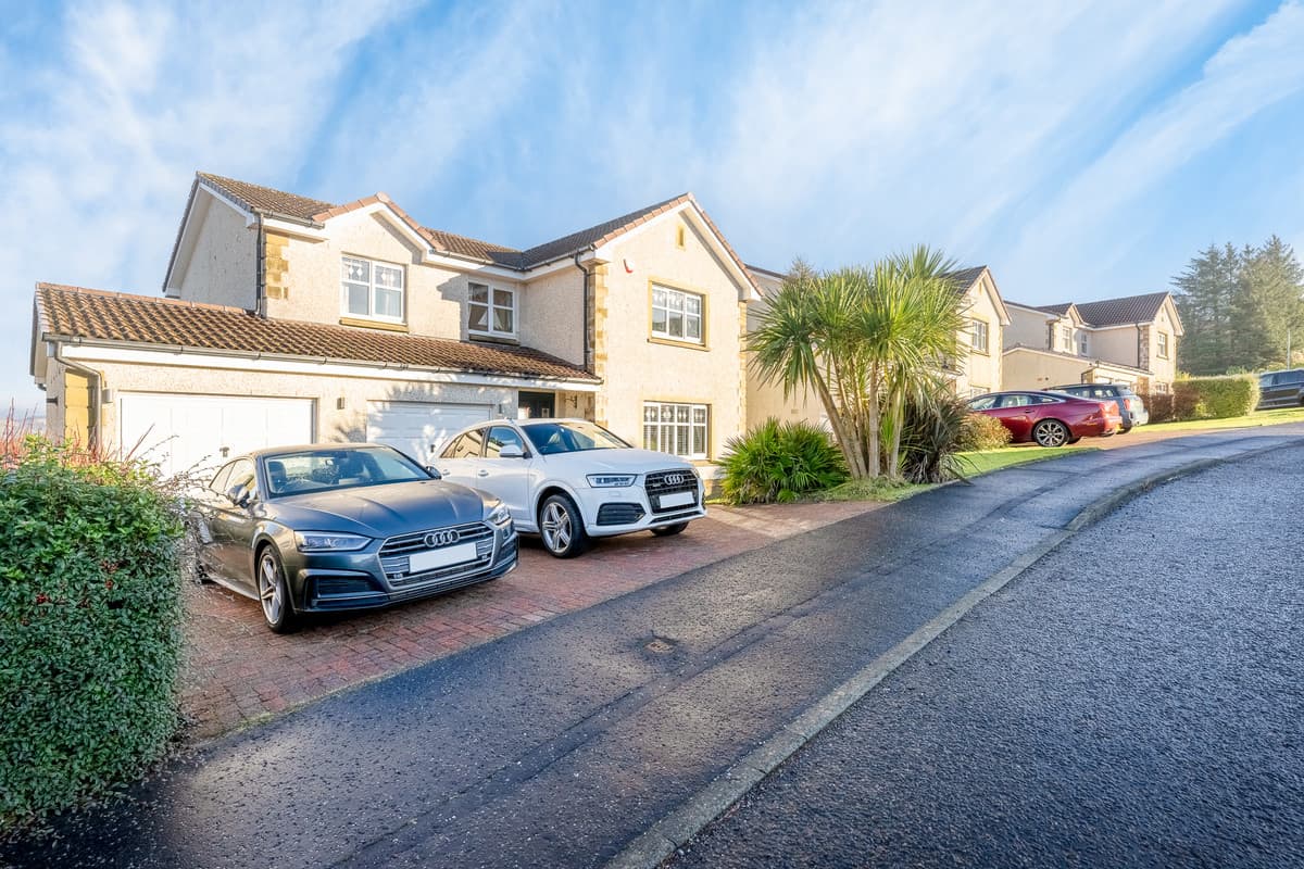 Finbraken Drive, Gourock, Gourock, PA19 1BF