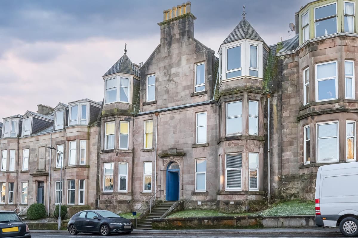 2/1 21 Royal Street, 21 Royal Street, Gourock, PA19 1PJ