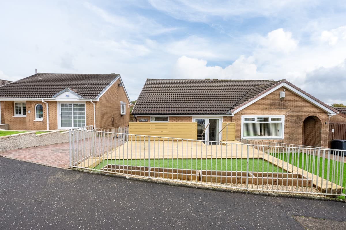 Gateside Gardens, Greenock, Greenock, PA16 7DA