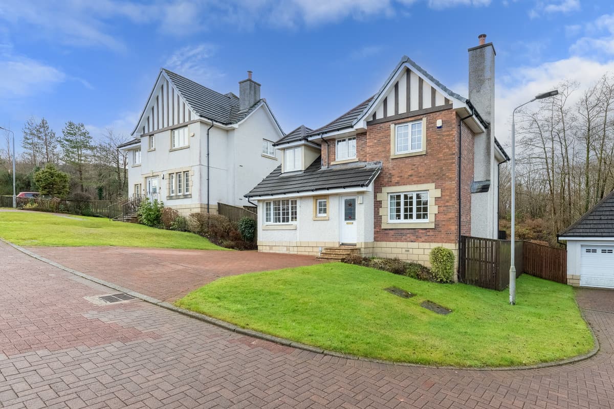 Blairbeg Place, Gourock, Gourock, PA19 1BE
