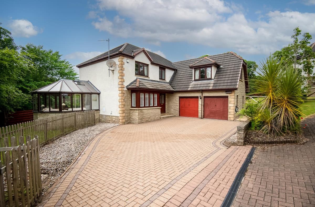 Hollybeck Finnockbog Road, Inverkip, Greenock, Greenock, PA16 0BG