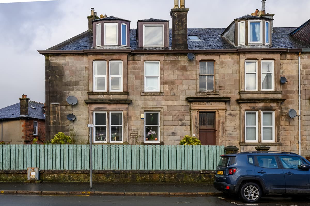 2/1 27 Cardwell Road, 27 Cardwell Road, Gourock, Gourock, PA19 1UW